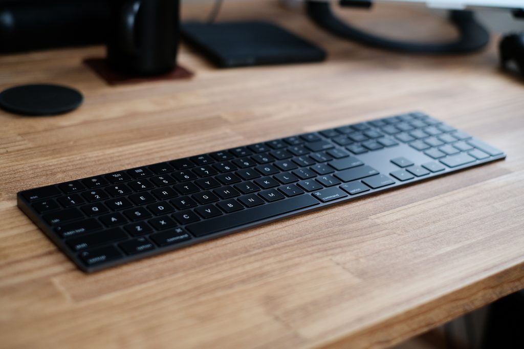 Apple Magic Keyboard US スペースグレイ テンキー付き | www.comepa