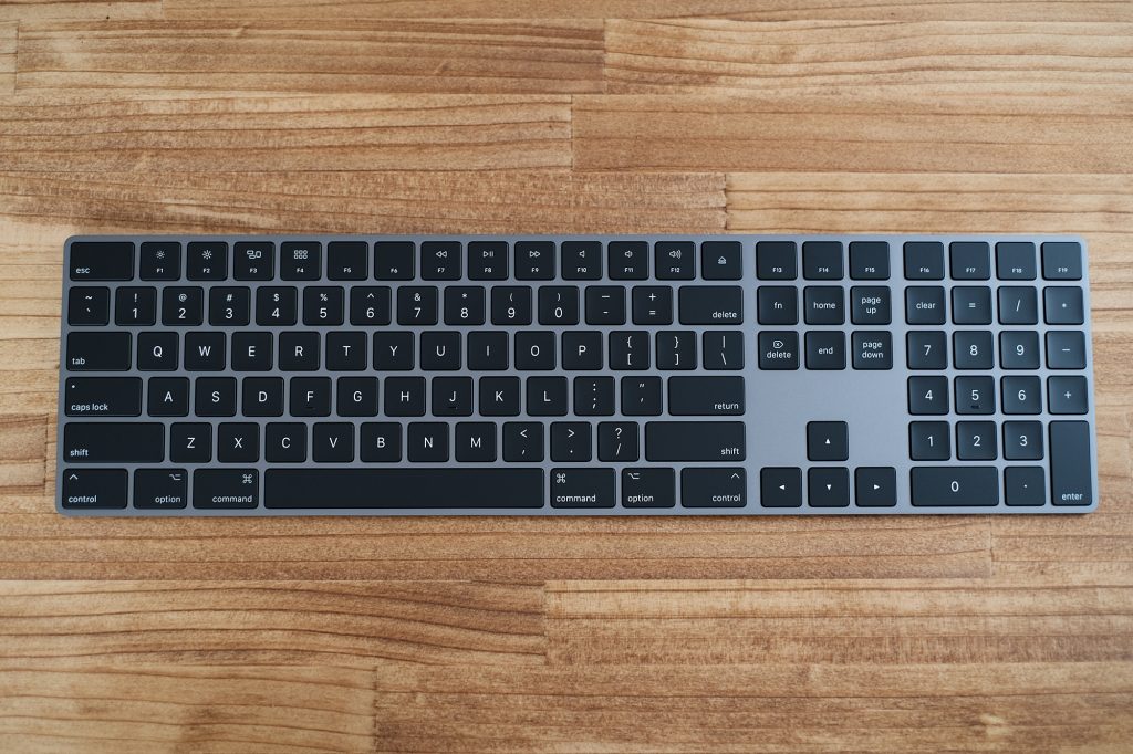 無料配達 APPLE スペースグレイ KEYBOARD(テンキーツキ-US) MAGIC