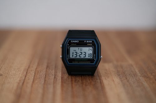 チープカシオF-84W-1